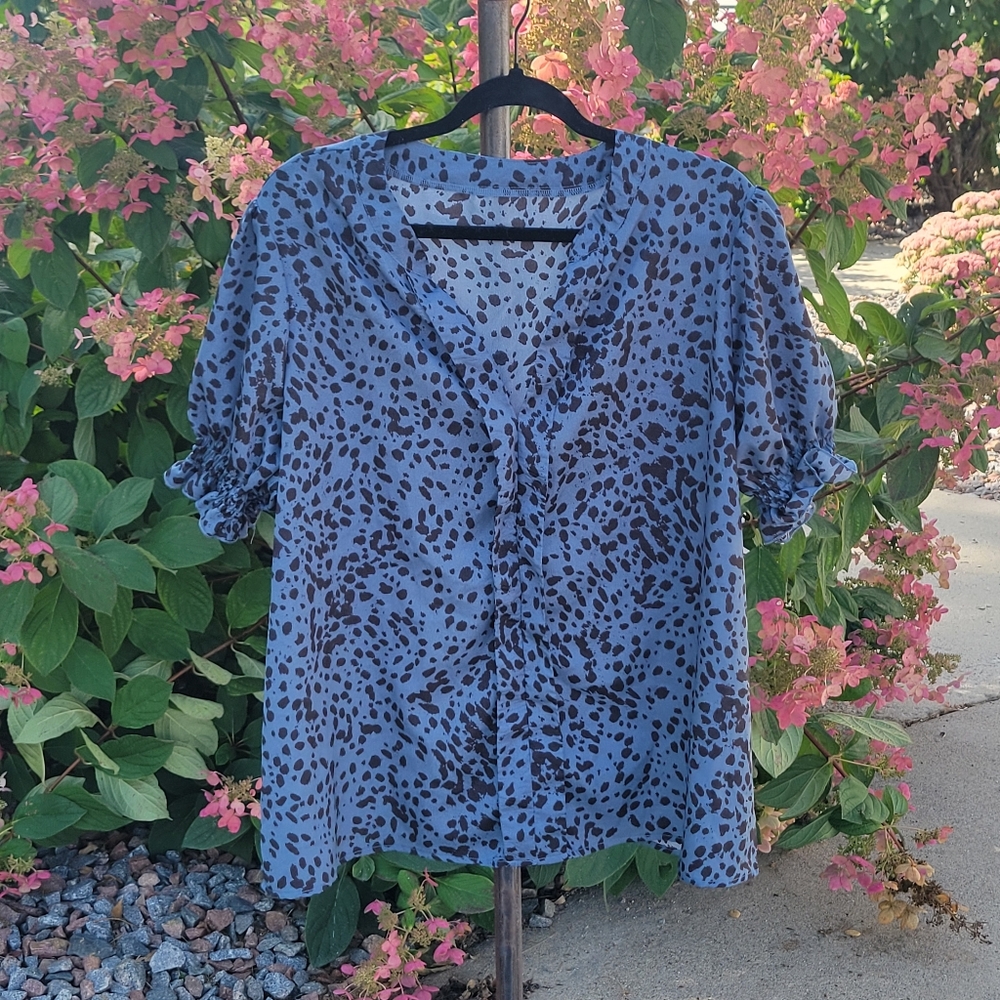 Leopard Print Blue & Black Women's 2X V NECK Puff Sleeve Blouse - Picture 2 of 10